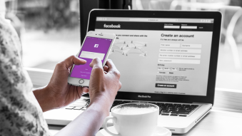 Ako ovplyvňuje zmena atribučného okna výsledky v Business Manageri 