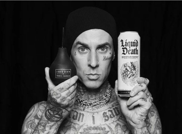 Když chcete šokovat, připravte si klystýr!